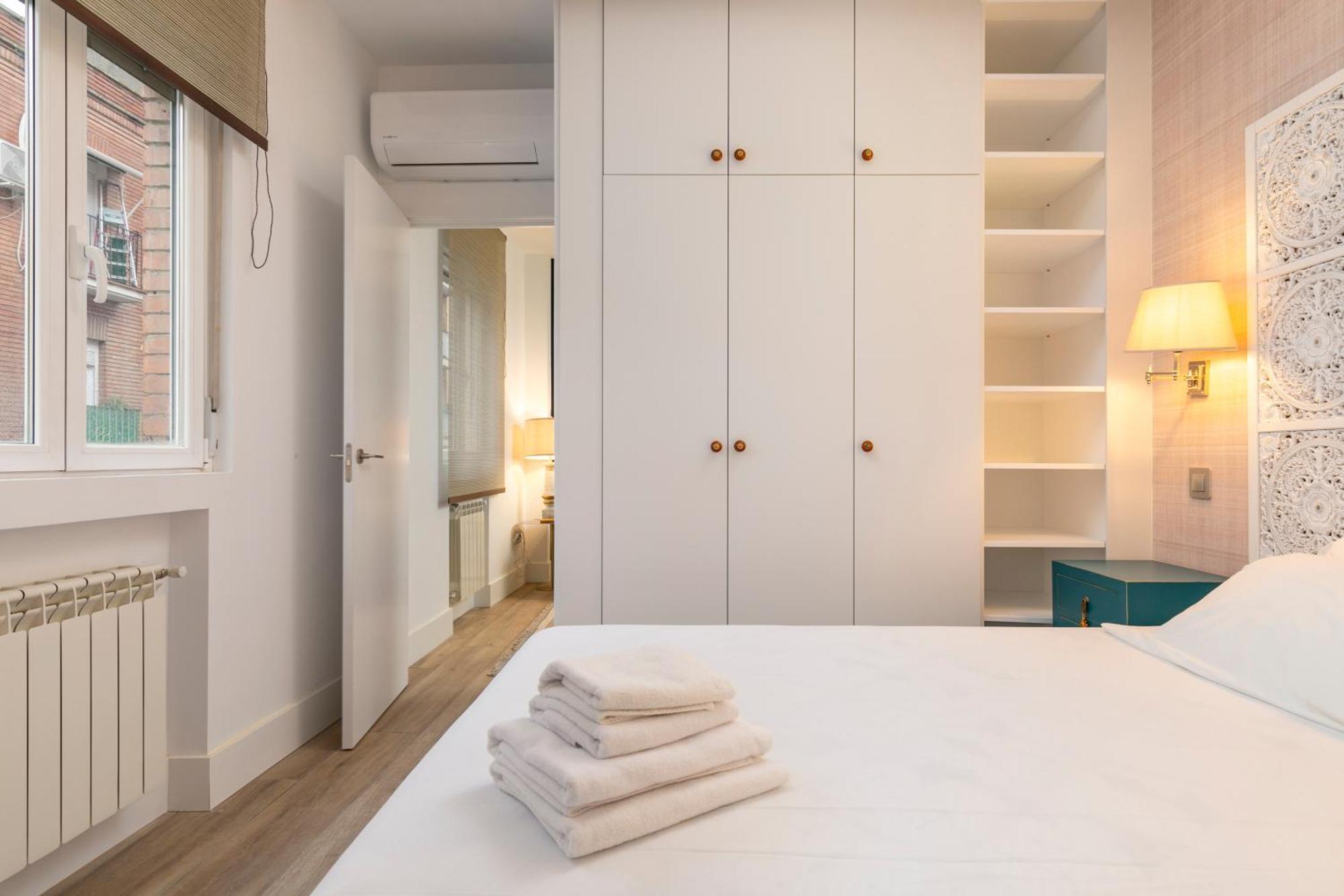 Plaza De Castilla Apartments Мадрид Экстерьер фото